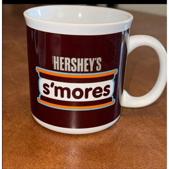 Hersheys Smores Mug Set & Storage Box - Picture 3 of 16